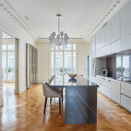 Charming With Terrace Eiffel Tower View Appartamento *